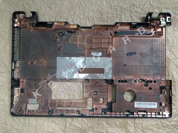 Нижня частина Asus Proart Studiobook Pro 17 W700G1T